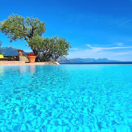 Traumvilla Mit Panoramapool By Interhome *