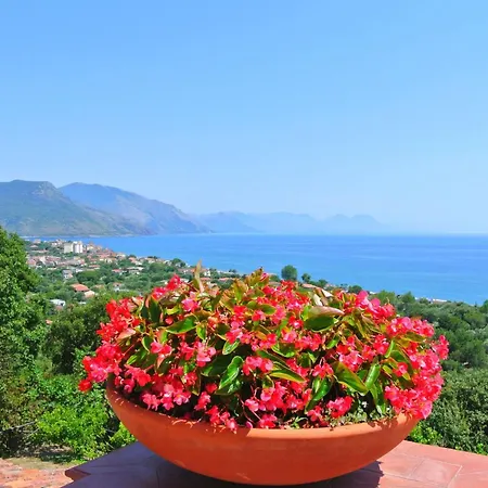Traumvilla Mit Panoramapool By Interhome