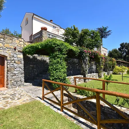 Traumvilla Mit Panoramapool By Interhome Casa de férias *