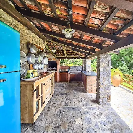 Traumvilla Mit Panoramapool By Interhome Casa de férias Vibonati
